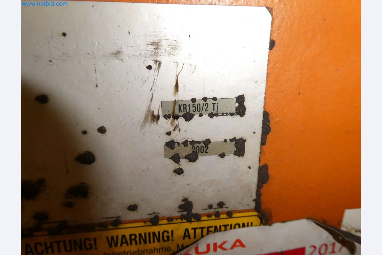 Robots, welding equipment and assembly accessories from the automotive industry-41