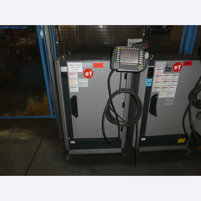 Robots, welding equipment and assembly accessories from the automotive industry-44