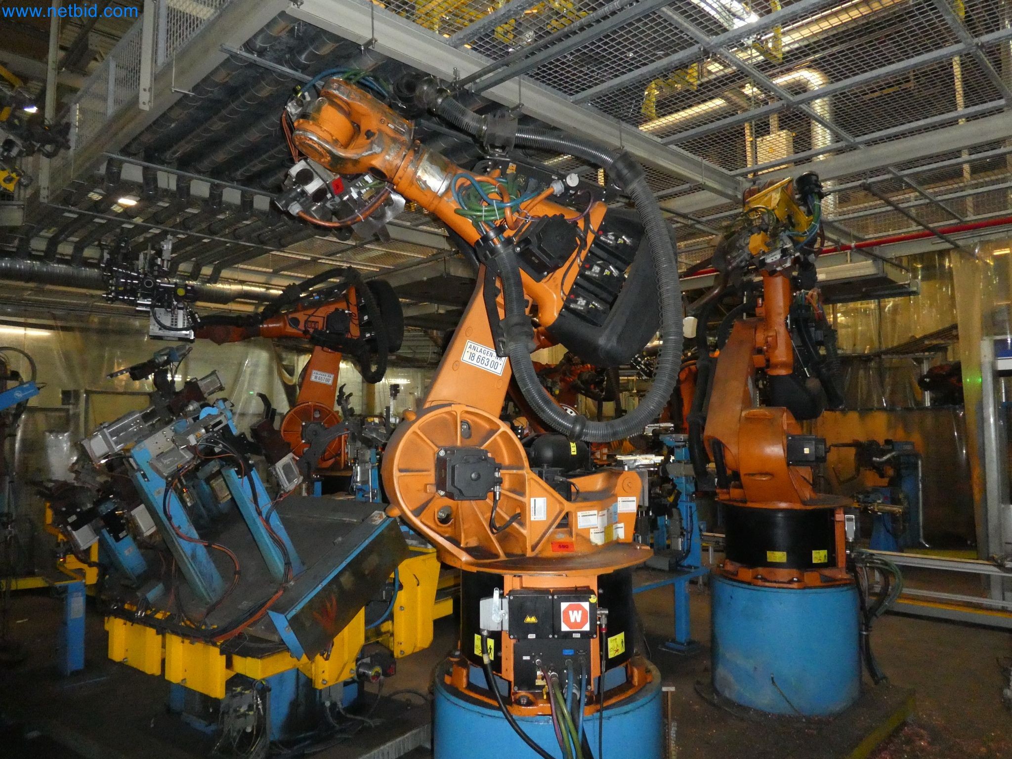 Robots, welding equipment and assembly accessories from the automotive industry-53