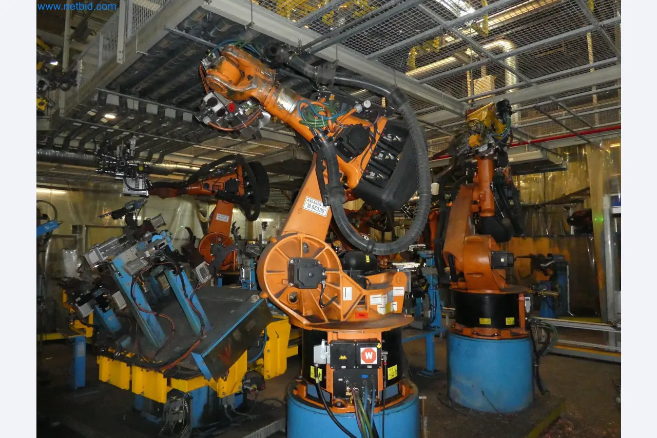 Robots, welding equipment and assembly accessories from the automotive industry-53