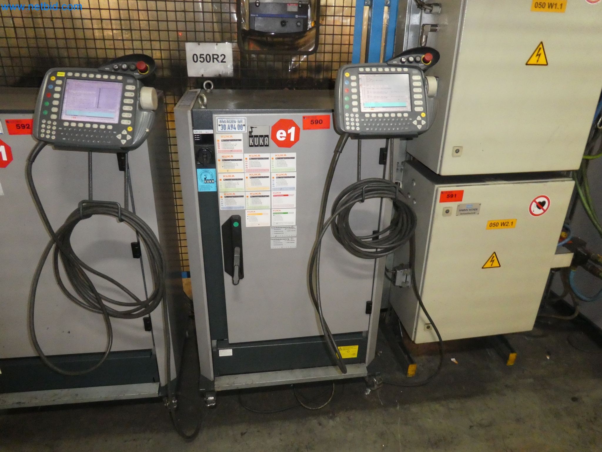 Robots, welding equipment and assembly accessories from the automotive industry-54