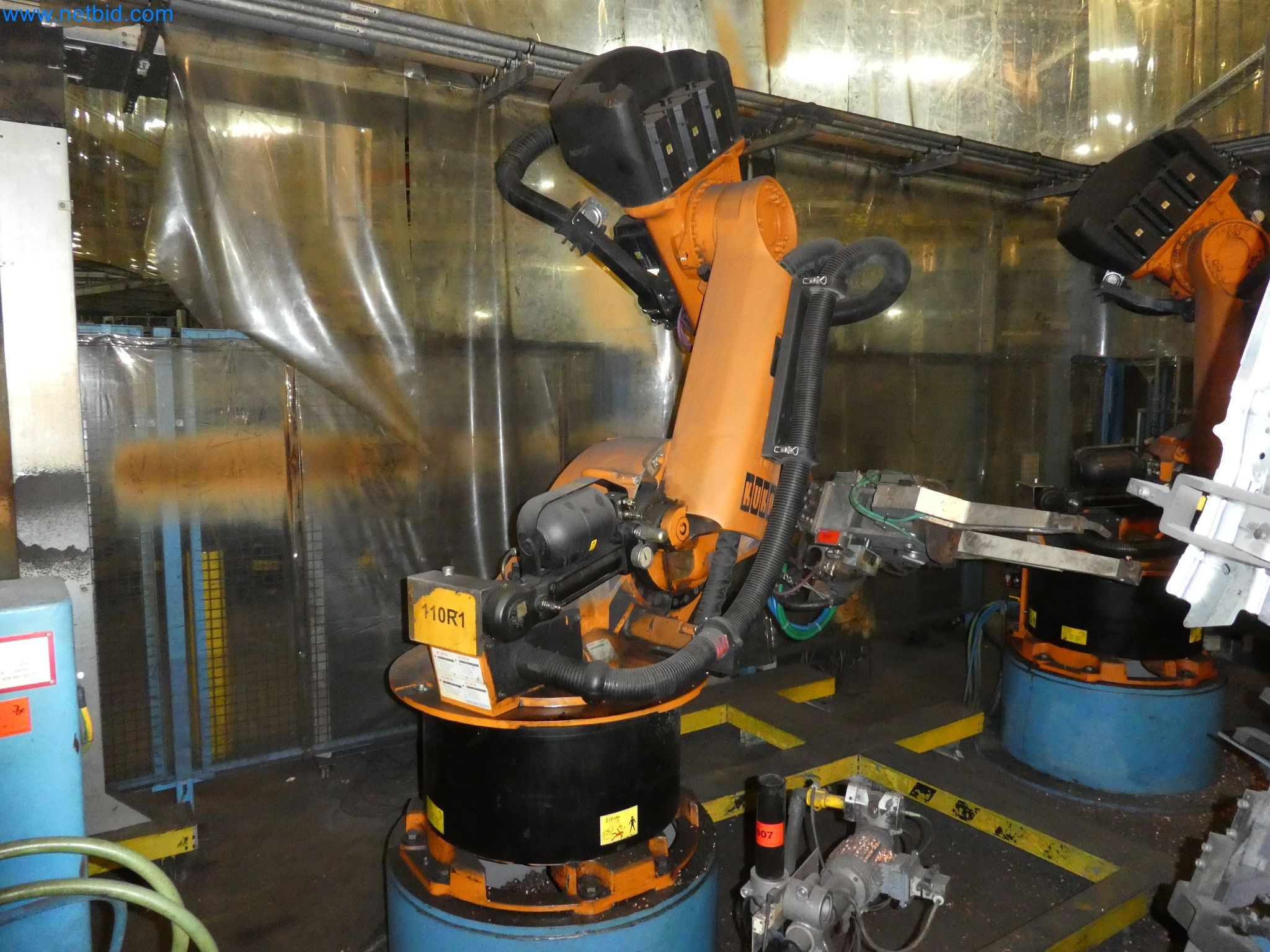 Robots, welding equipment and assembly accessories from the automotive industry-59