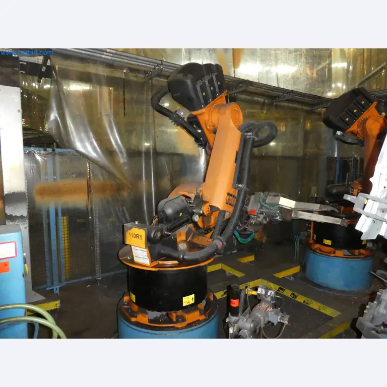 Robots, welding equipment and assembly accessories from the automotive industry-59