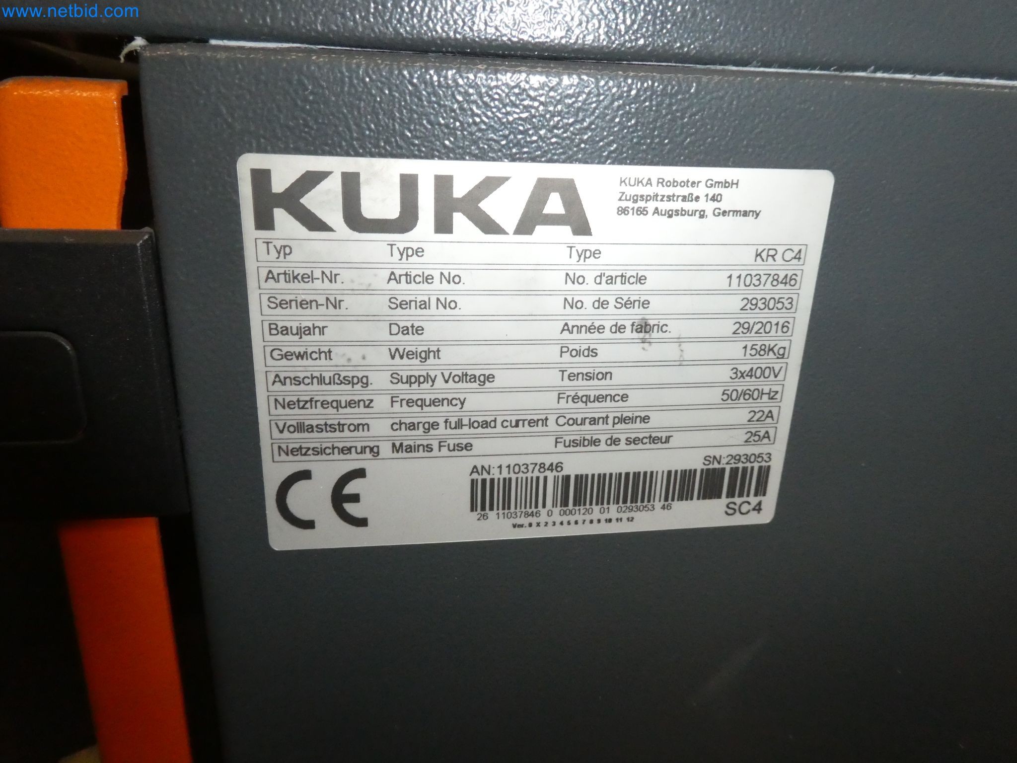 Robots, welding equipment and assembly accessories from the automotive industry-5