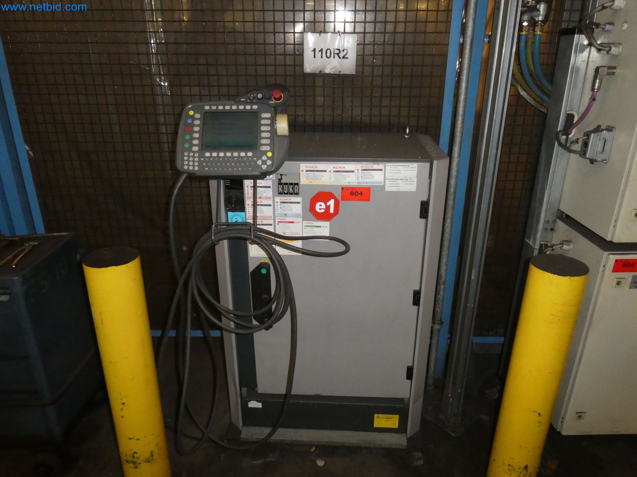 Robots, welding equipment and assembly accessories from the automotive industry-61