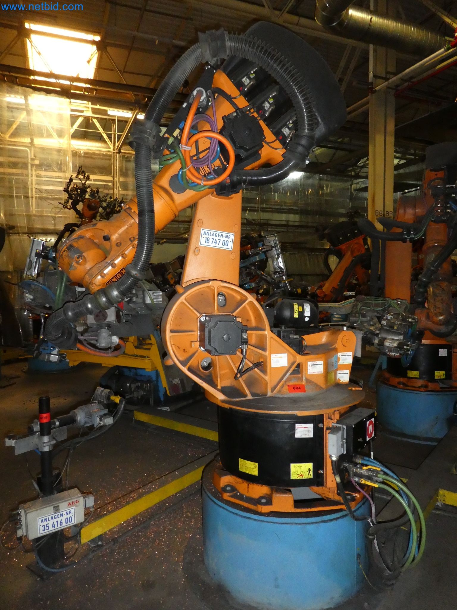 Robots, welding equipment and assembly accessories from the automotive industry-62