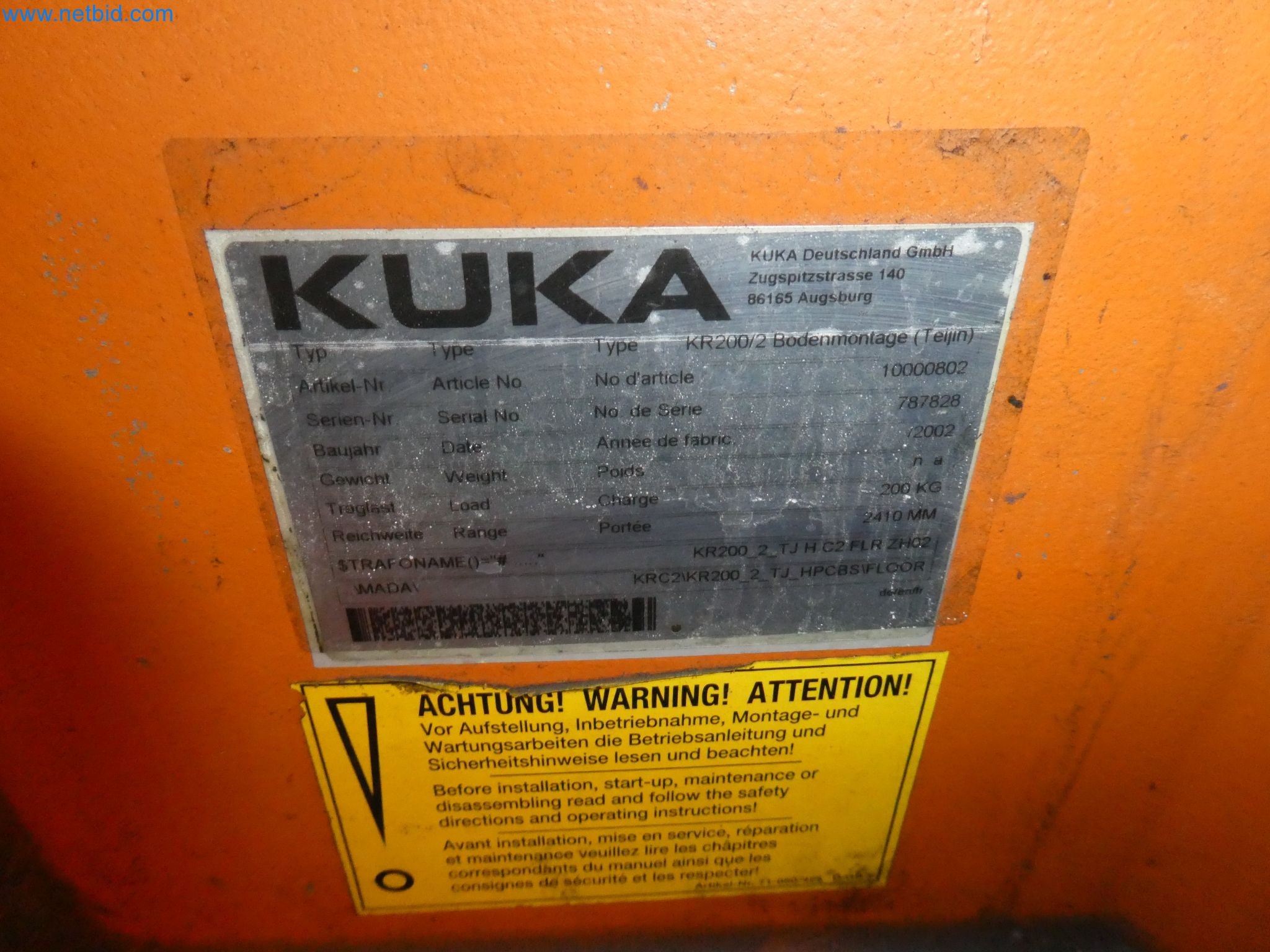 Robots, welding equipment and assembly accessories from the automotive industry-63