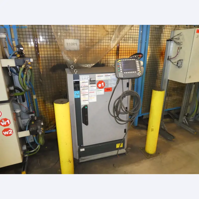 Robots, welding equipment and assembly accessories from the automotive industry-64