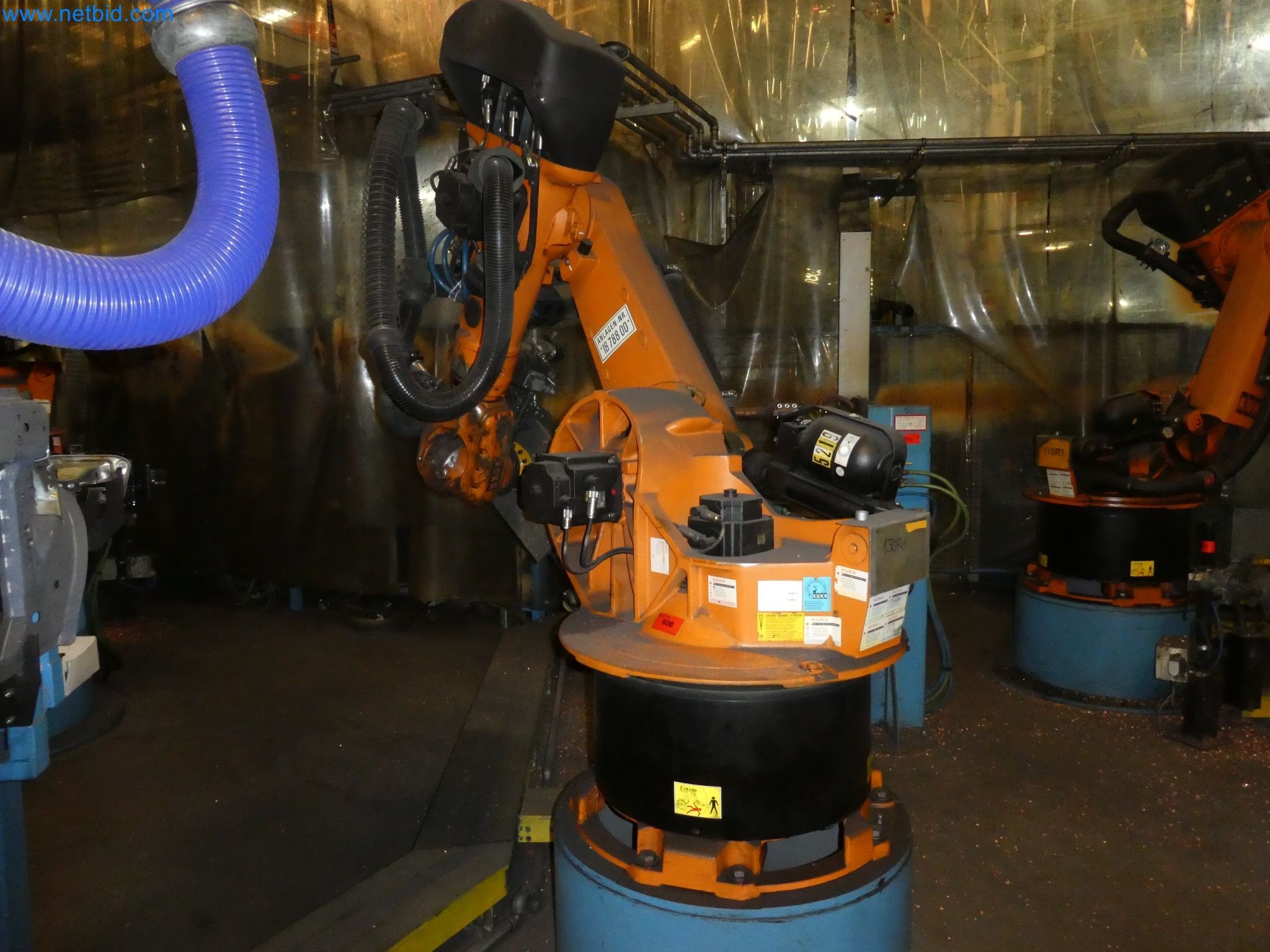 Robots, welding equipment and assembly accessories from the automotive industry-65