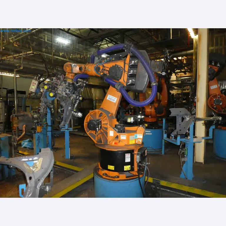 Robots, welding equipment and assembly accessories from the automotive industry-68