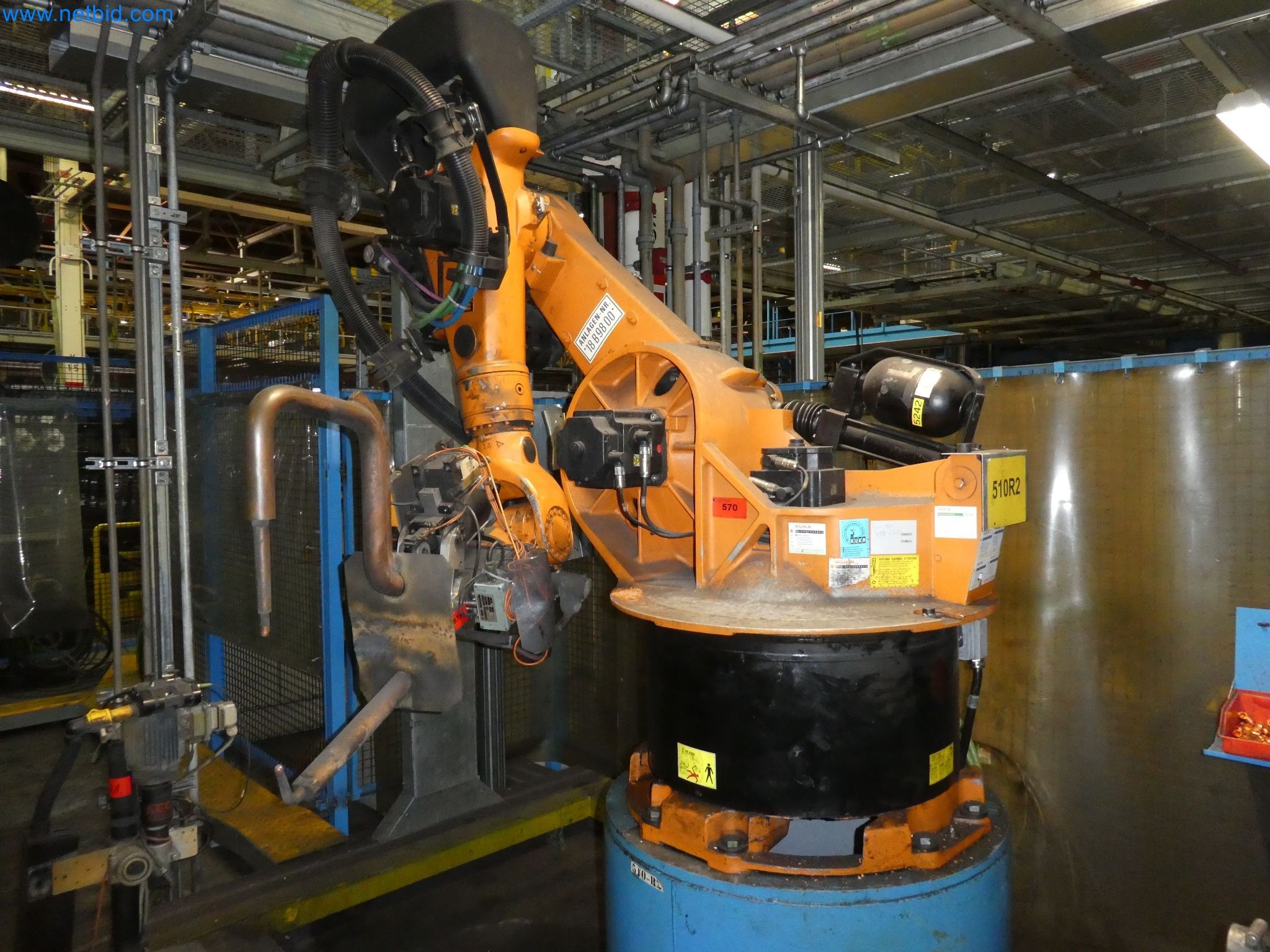 Robots, welding equipment and assembly accessories from the automotive industry-6