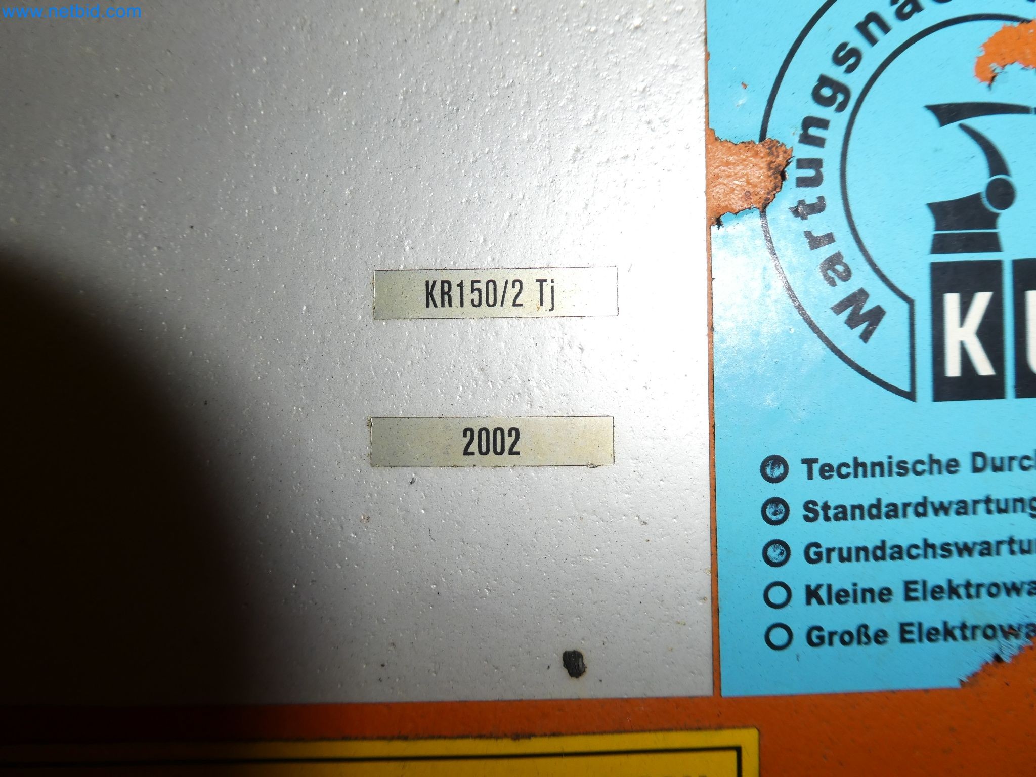 Robots, welding equipment and assembly accessories from the automotive industry-70