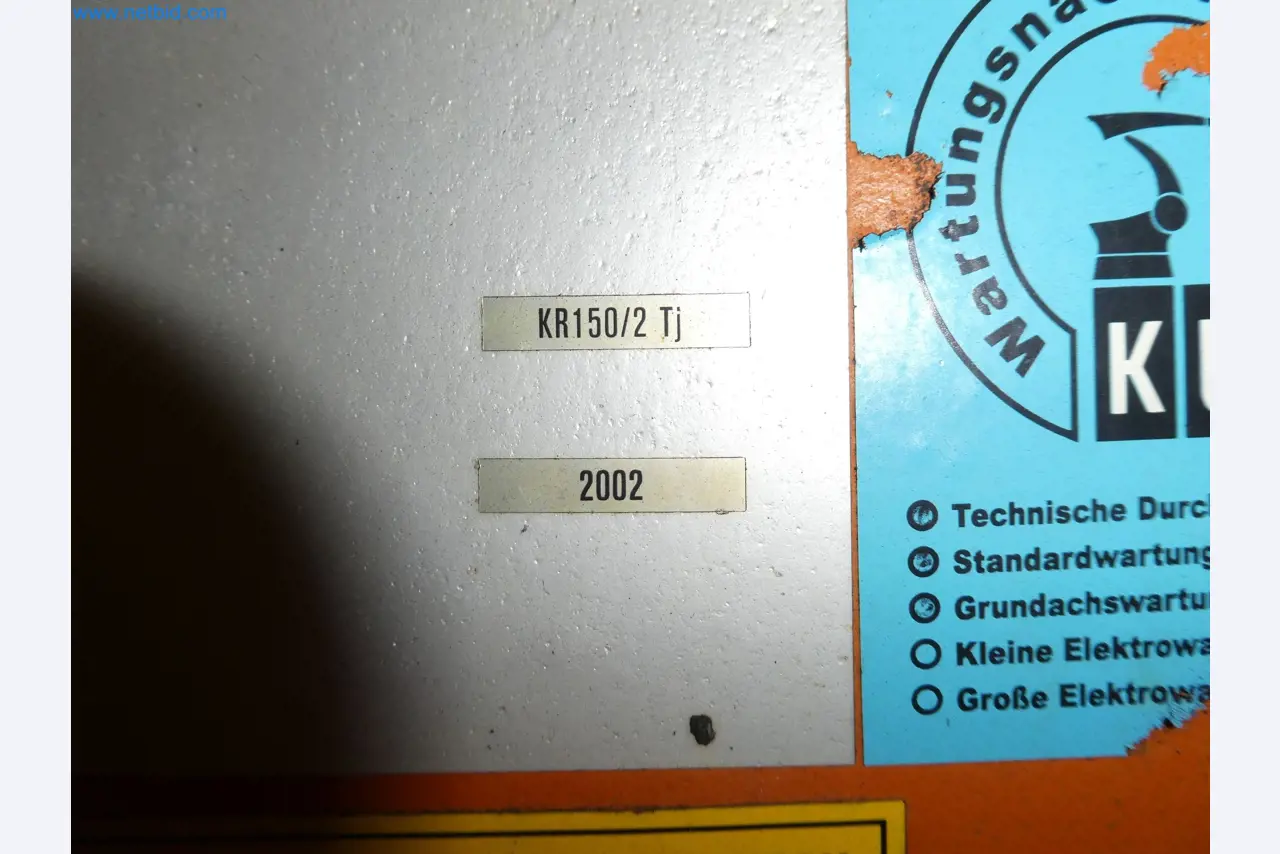 Robots, welding equipment and assembly accessories from the automotive industry-70