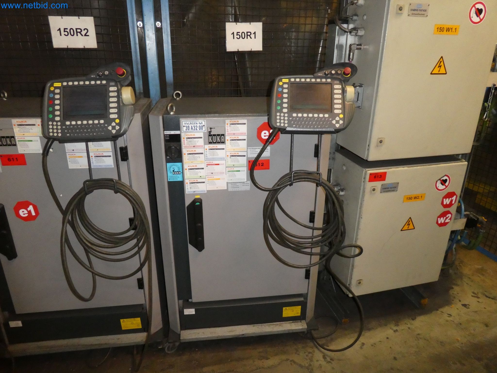 Robots, welding equipment and assembly accessories from the automotive industry-78