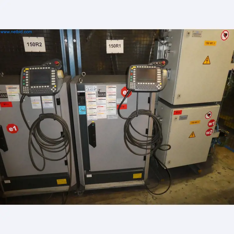 Robots, welding equipment and assembly accessories from the automotive industry-78