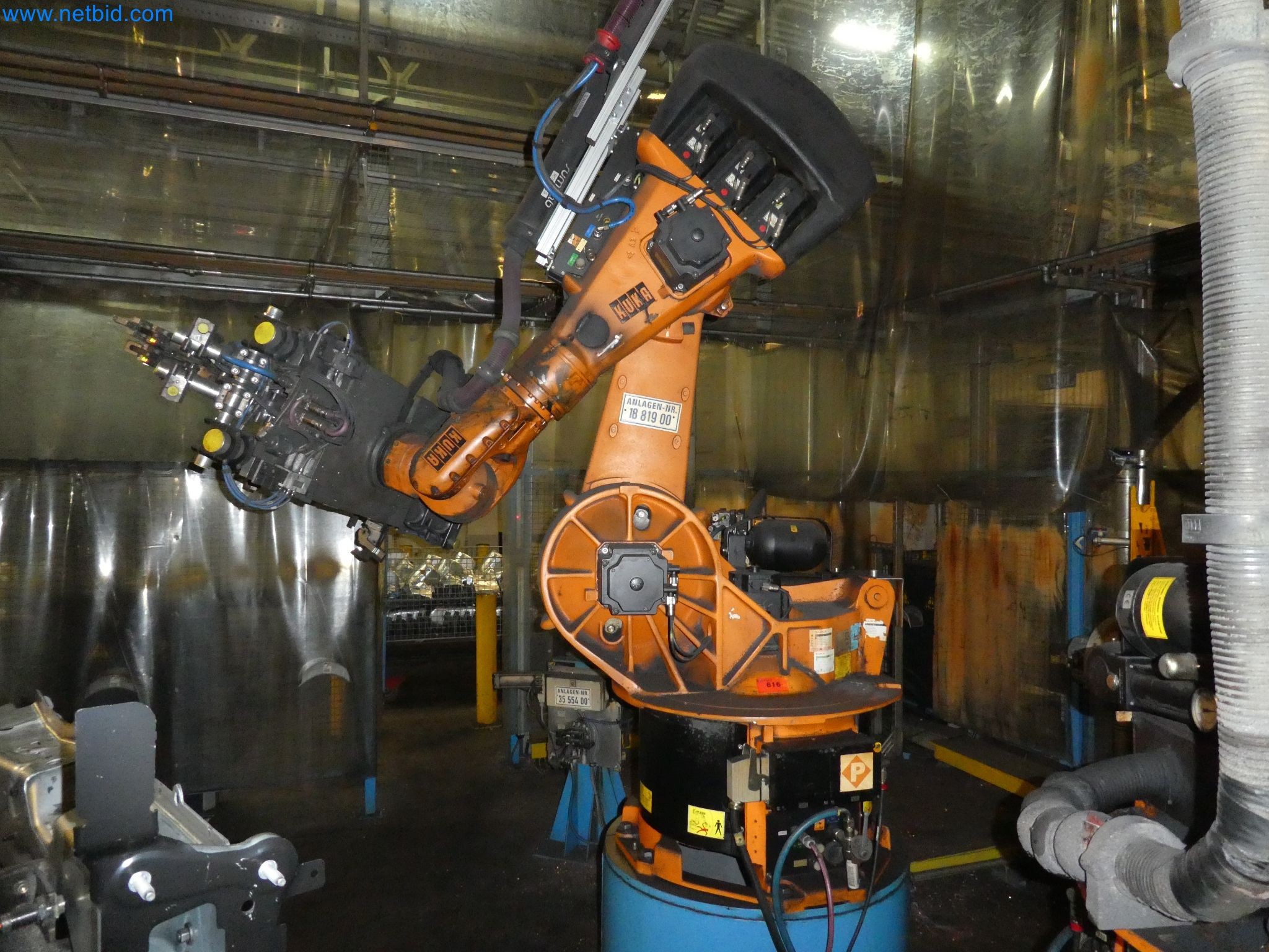 Robots, welding equipment and assembly accessories from the automotive industry-80