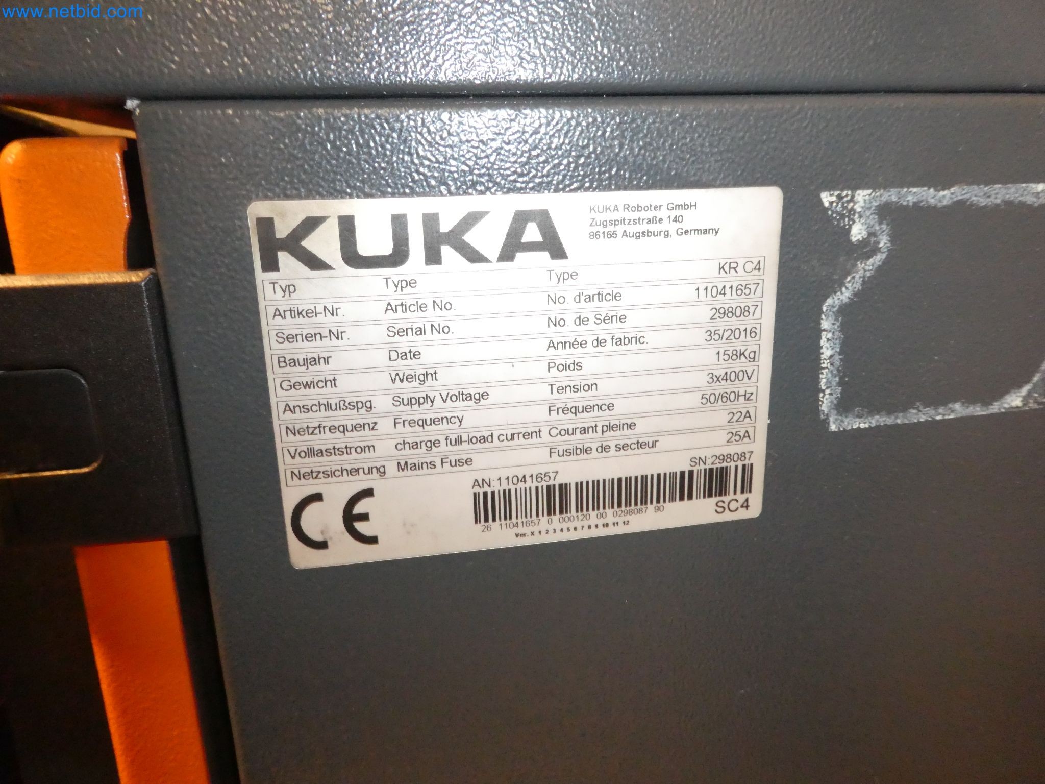 Robots, welding equipment and assembly accessories from the automotive industry-81