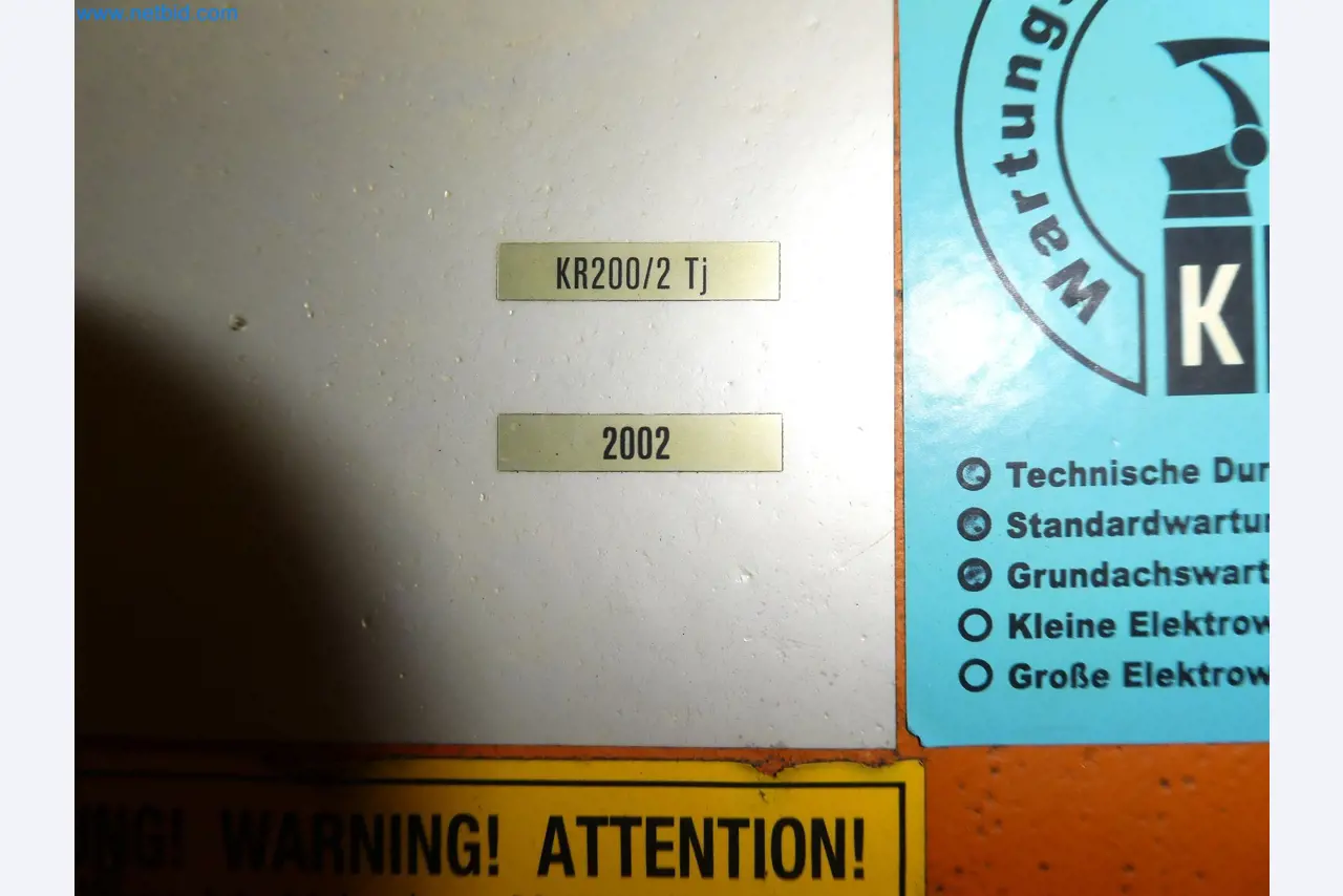 Robots, welding equipment and assembly accessories from the automotive industry-85