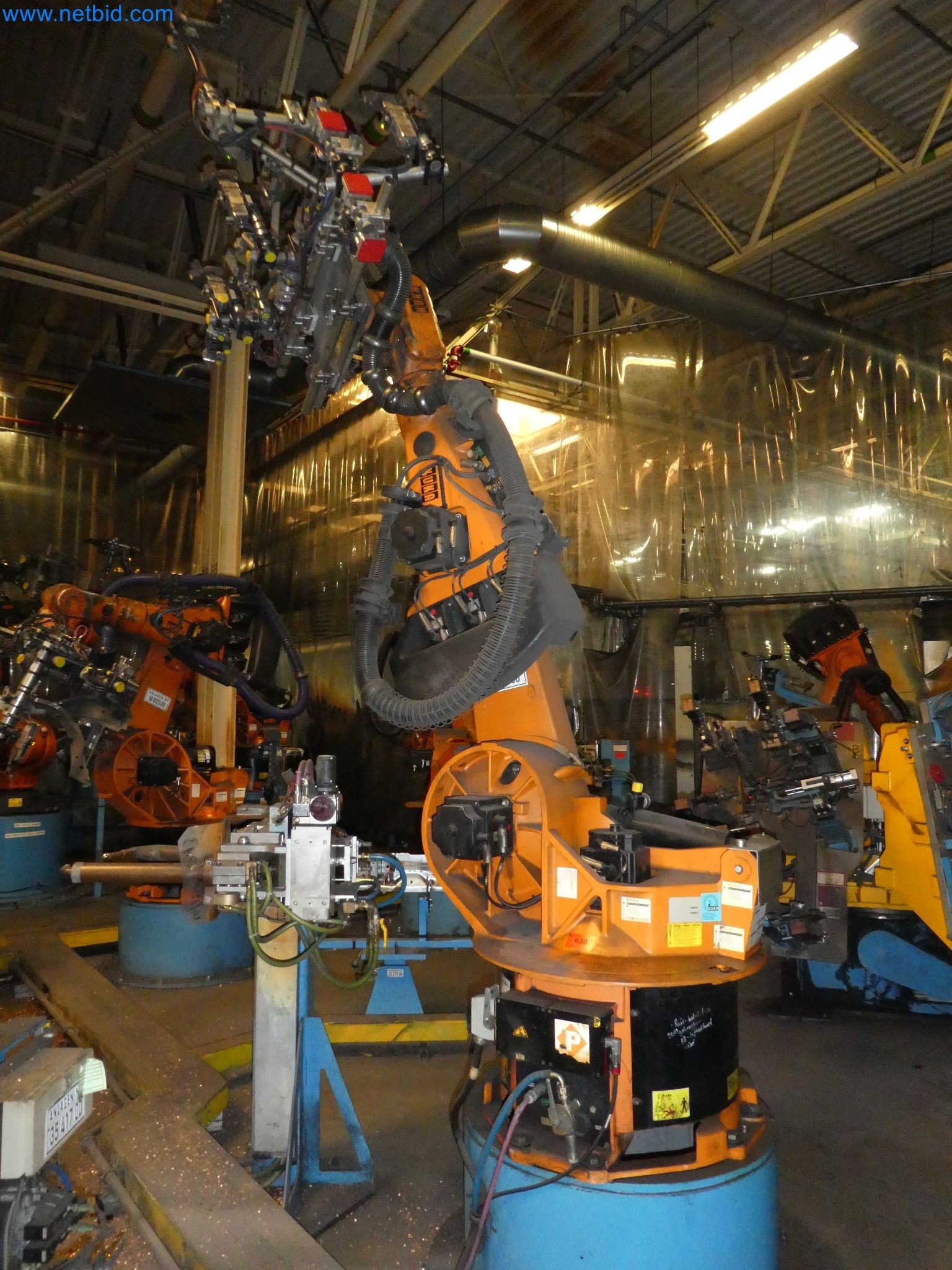 Robots, welding equipment and assembly accessories from the automotive industry-89