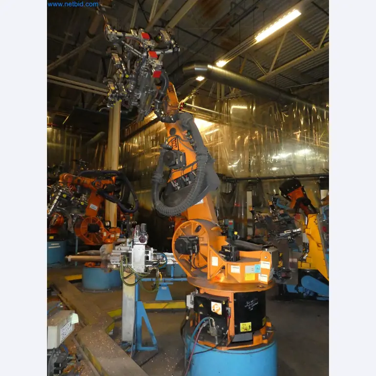 Robots, welding equipment and assembly accessories from the automotive industry-89