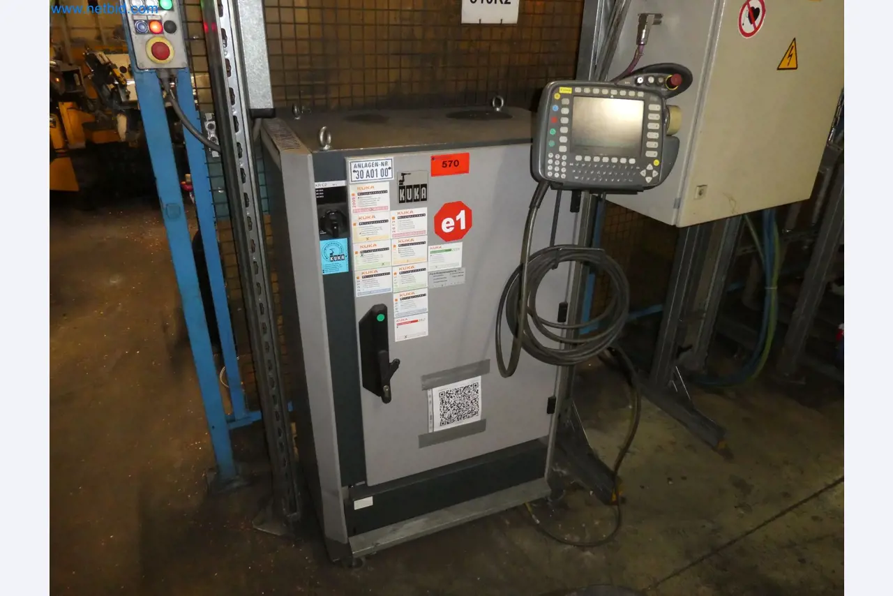 Robots, welding equipment and assembly accessories from the automotive industry-8