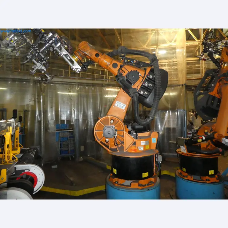 Robots, welding equipment and assembly accessories from the automotive industry-93