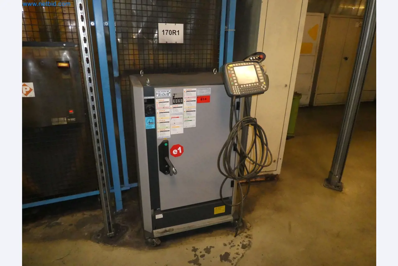 Robots, welding equipment and assembly accessories from the automotive industry-94