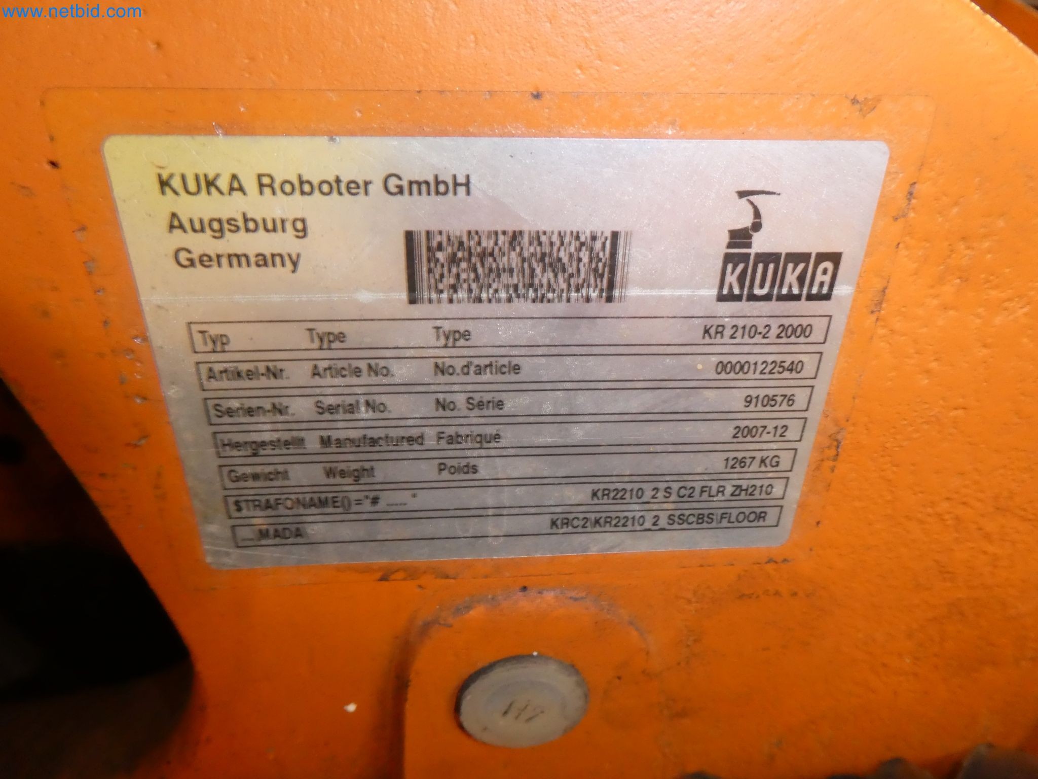 Robots, welding equipment and assembly accessories from the automotive industry-9