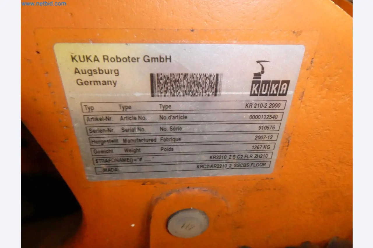 Robots, welding equipment and assembly accessories from the automotive industry-9