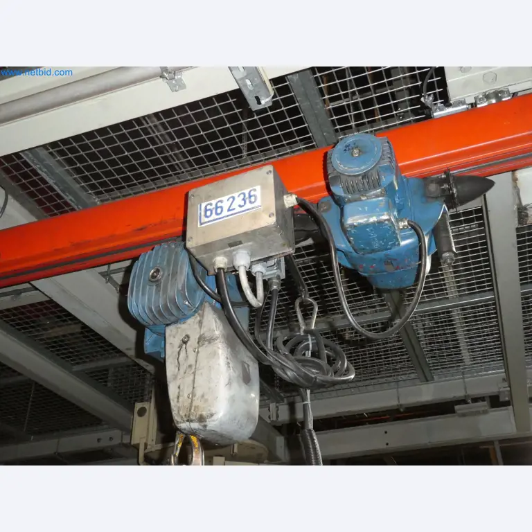 Robots, equipos de soldadura y accesorios de montaje de la industria del automóvil-18