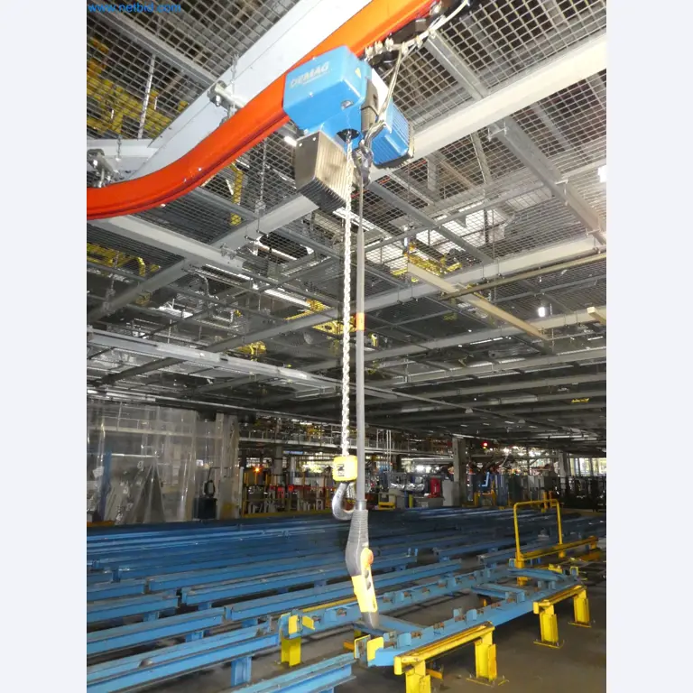 Robots, equipos de soldadura y accesorios de montaje de la industria del automóvil-2