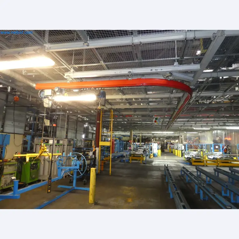 Robots, equipos de soldadura y accesorios de montaje de la industria del automóvil-5