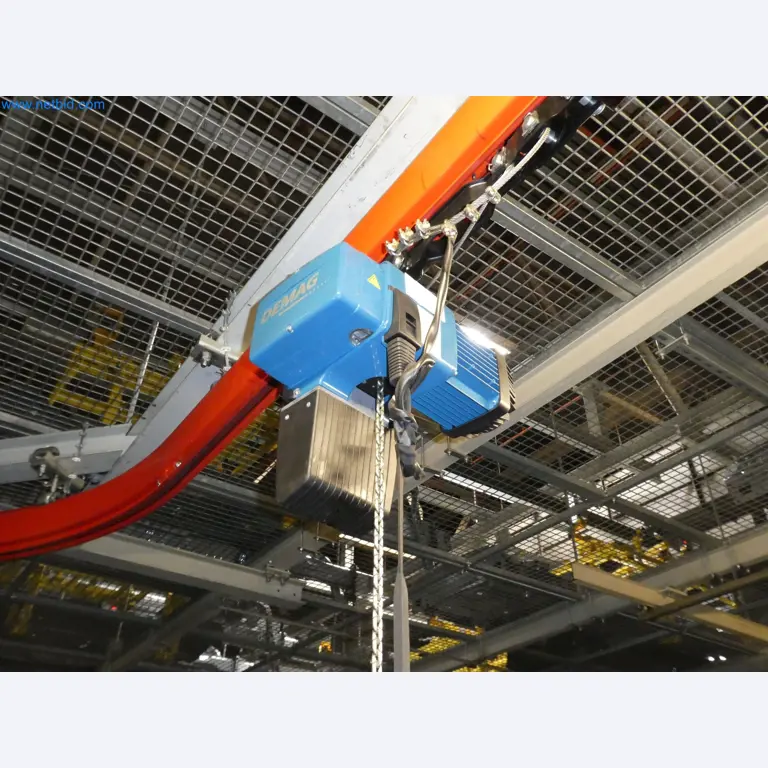 Robots, equipos de soldadura y accesorios de montaje de la industria del automóvil-6