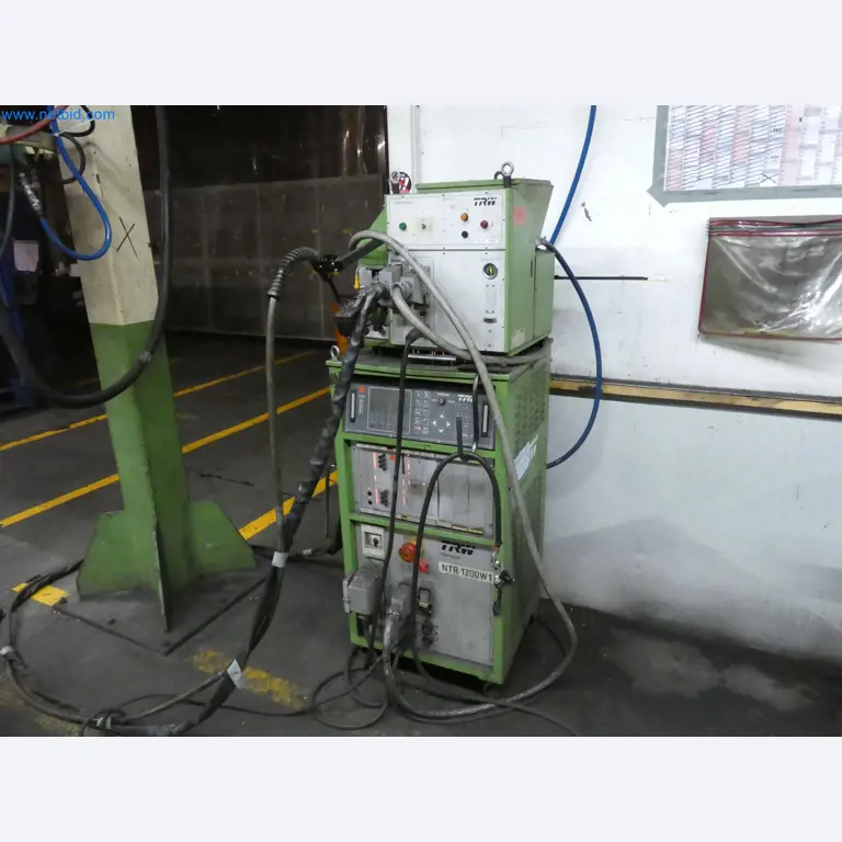 Roboti, varilna oprema in pripomočki za montažo iz avtomobilske industrije-3