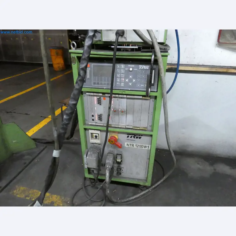 Roboti, varilna oprema in pripomočki za montažo iz avtomobilske industrije-4