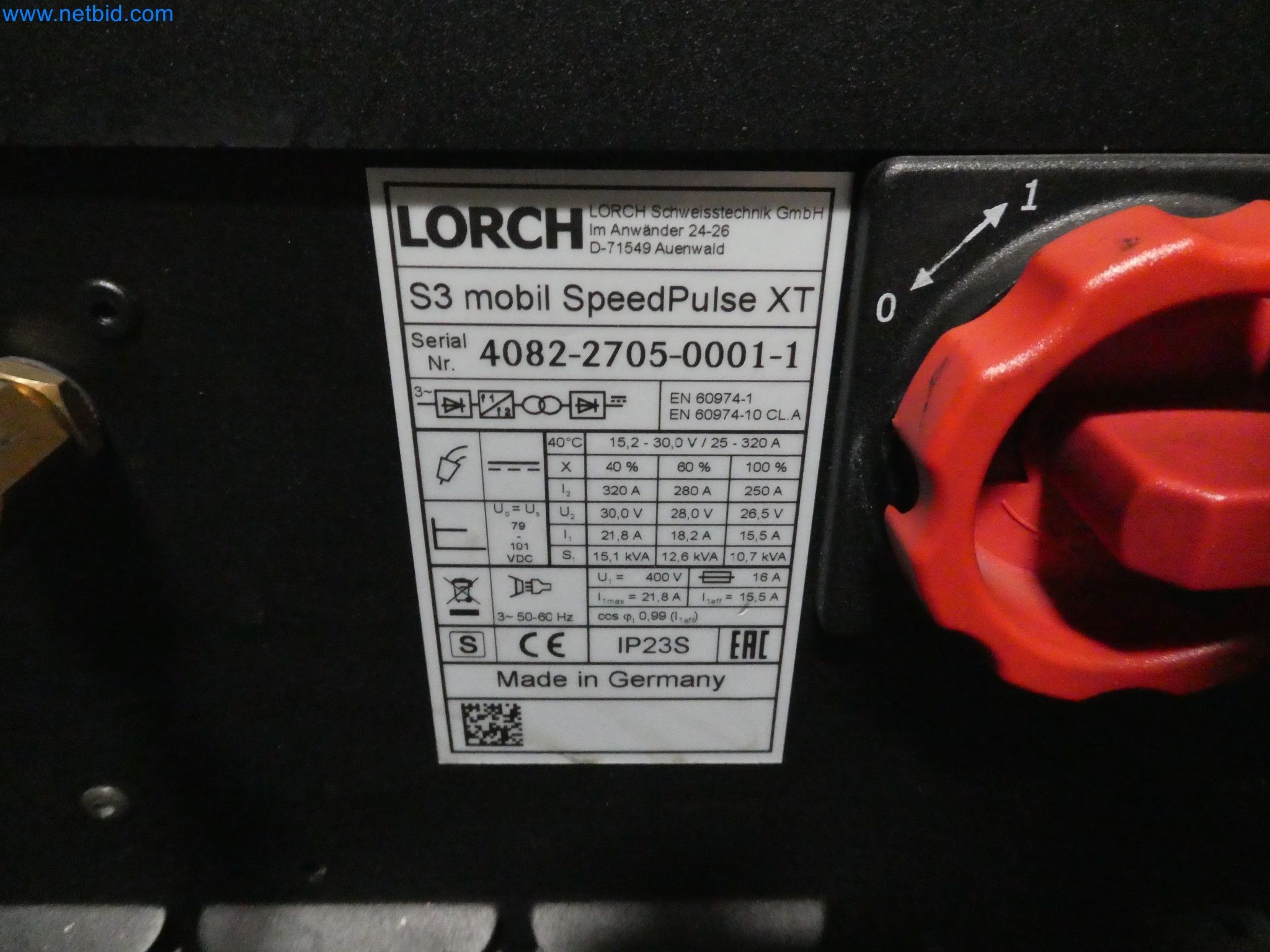 Roboti, varilna oprema in pripomočki za montažo iz avtomobilske industrije-2