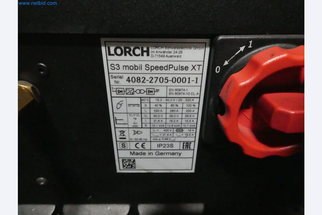 Roboti, varilna oprema in pripomočki za montažo iz avtomobilske industrije-2