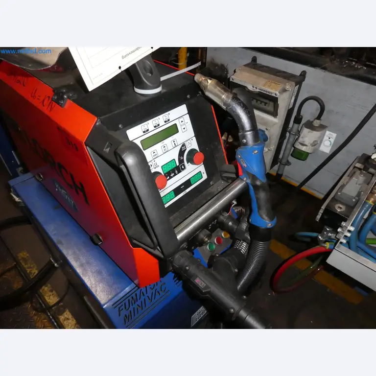 Roboti, varilna oprema in pripomočki za montažo iz avtomobilske industrije-3