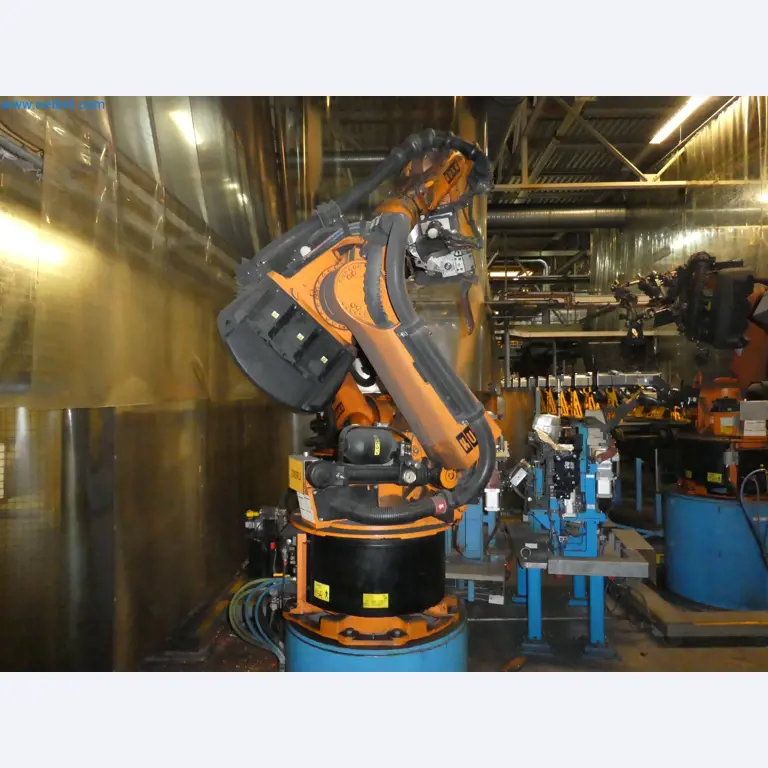 Robots, welding equipment and assembly accessories from the automotive industry-100