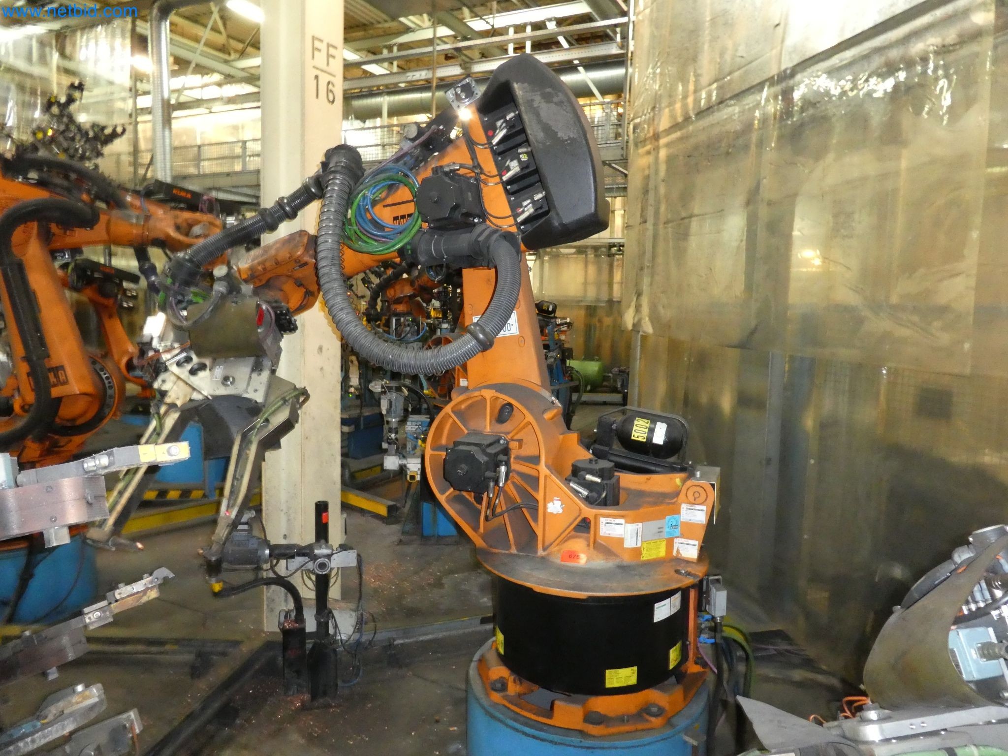 Robots, welding equipment and assembly accessories from the automotive industry-102
