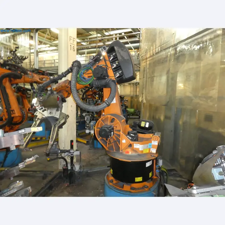 Robots, welding equipment and assembly accessories from the automotive industry-102