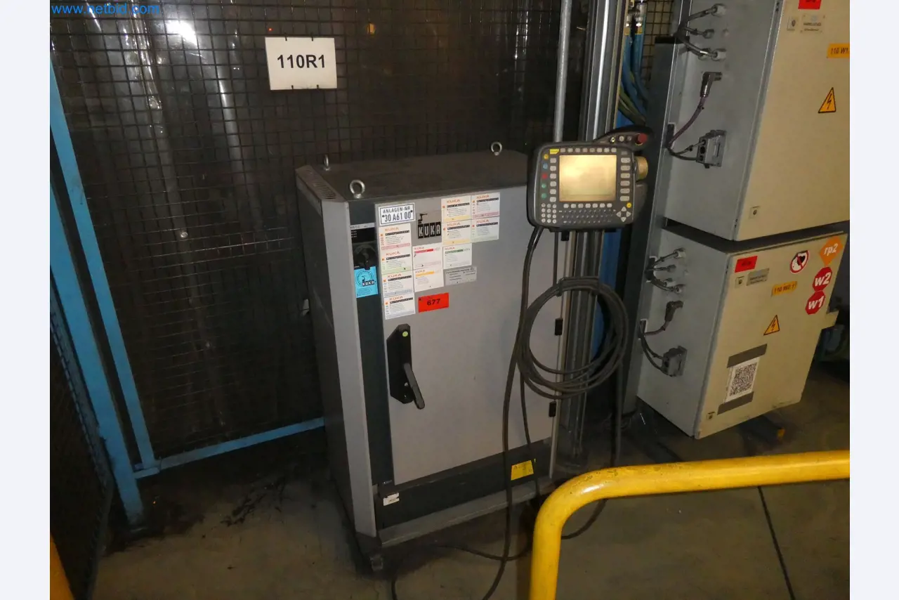 Robots, welding equipment and assembly accessories from the automotive industry-106