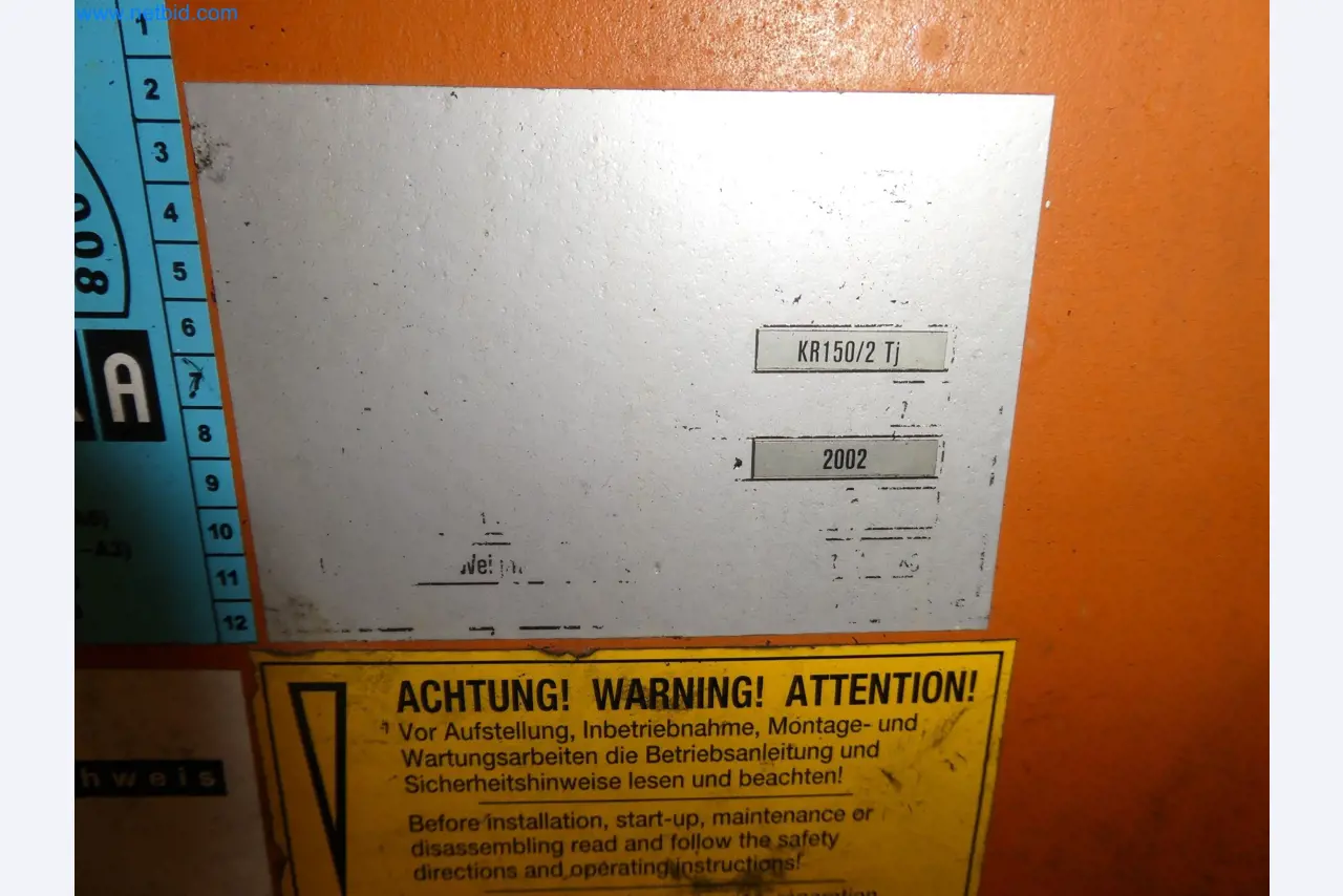 Robots, welding equipment and assembly accessories from the automotive industry-109