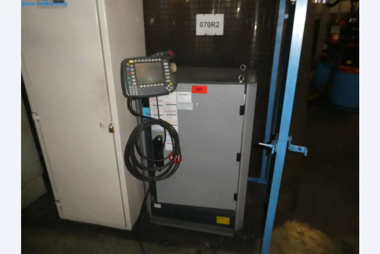 Robots, welding equipment and assembly accessories from the automotive industry-10