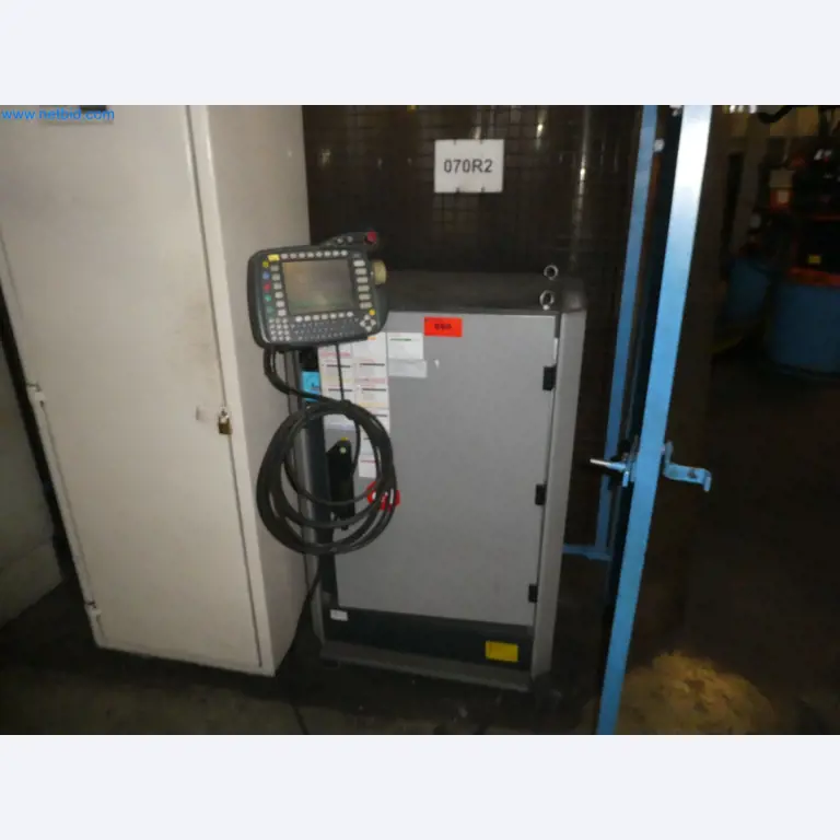 Robots, welding equipment and assembly accessories from the automotive industry-10