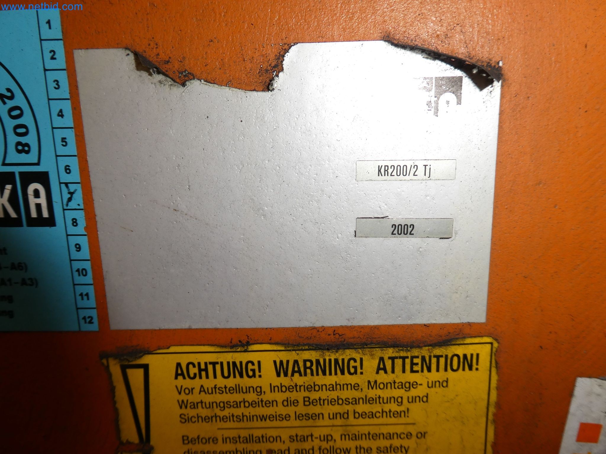 Robots, welding equipment and assembly accessories from the automotive industry-115