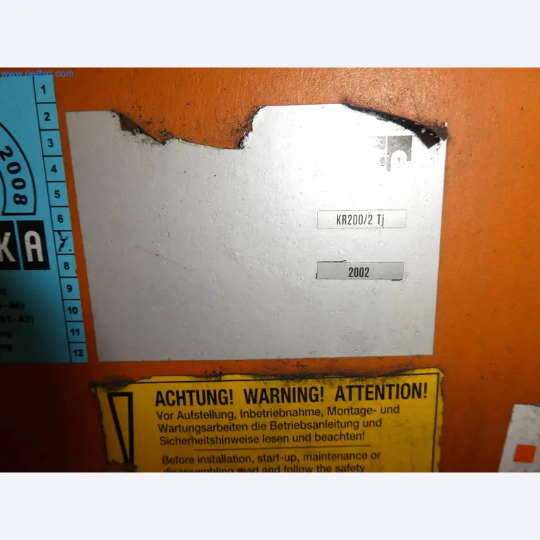 Robots, welding equipment and assembly accessories from the automotive industry-115