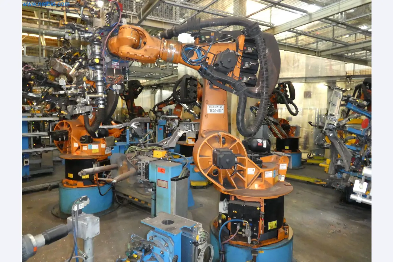 Robots, welding equipment and assembly accessories from the automotive industry-116