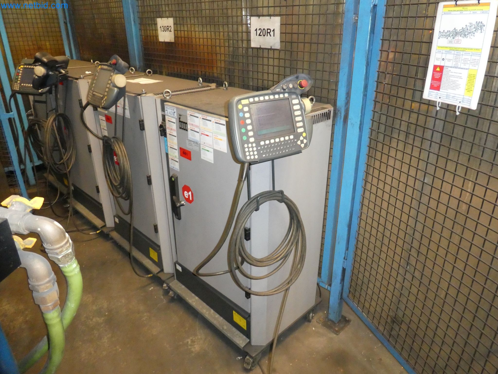 Robots, welding equipment and assembly accessories from the automotive industry-117