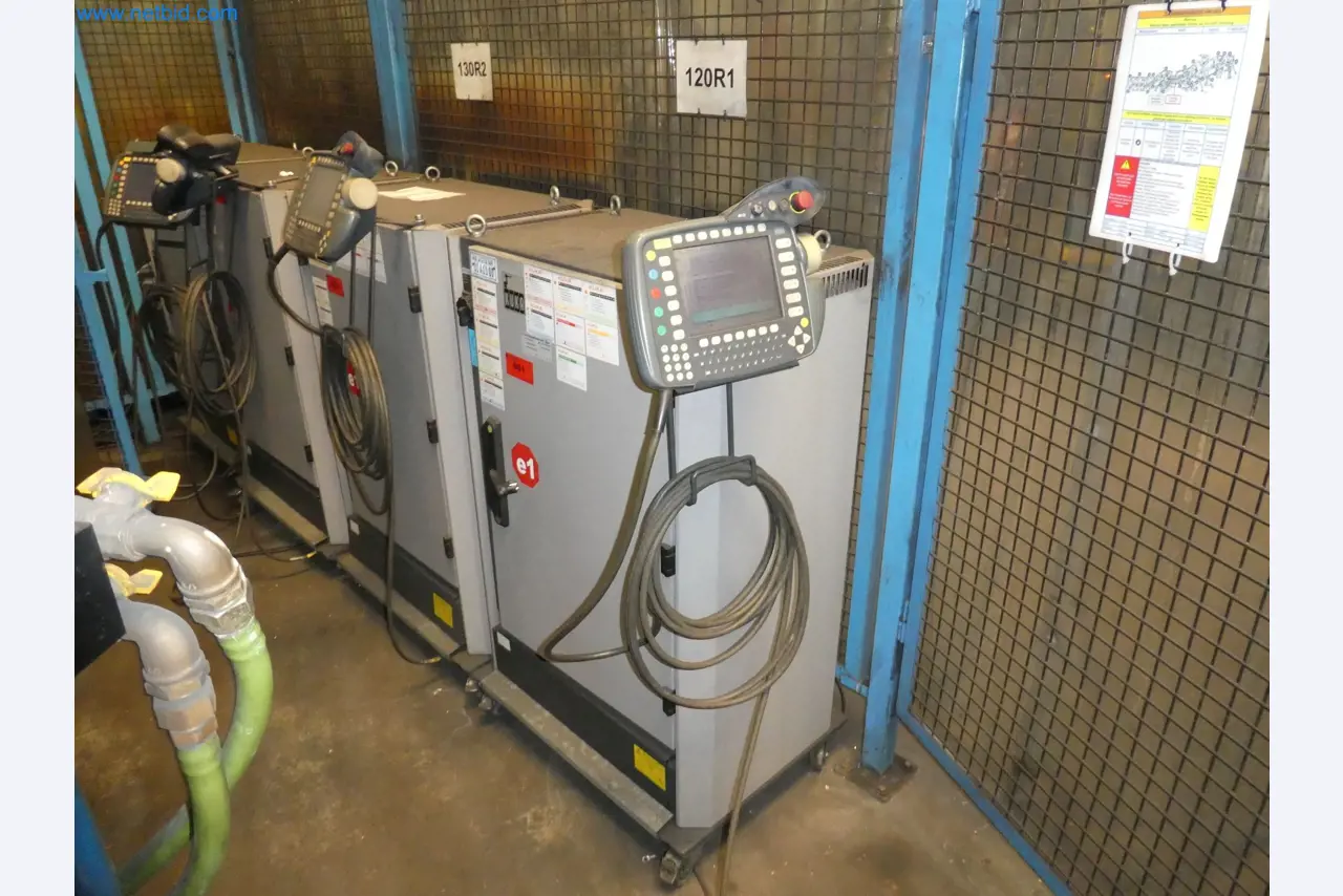 Robots, welding equipment and assembly accessories from the automotive industry-117